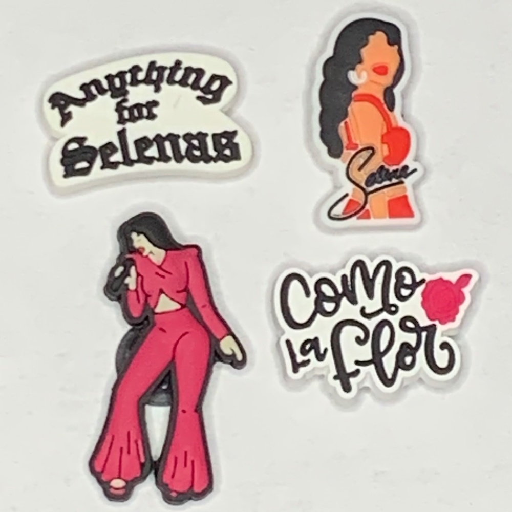 Selena Croc Charm Set